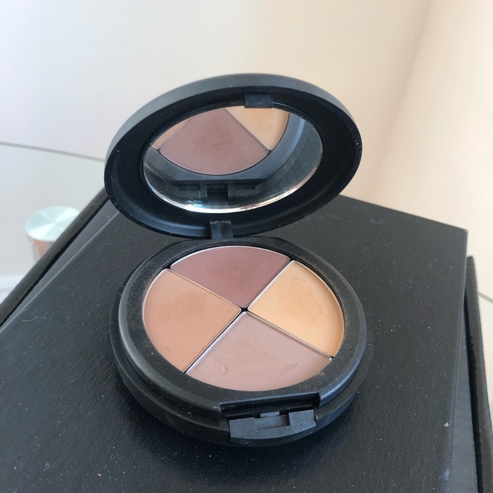 Le Metier de Beaute Dovima Brow powder Enhance Quad Matte Palette new